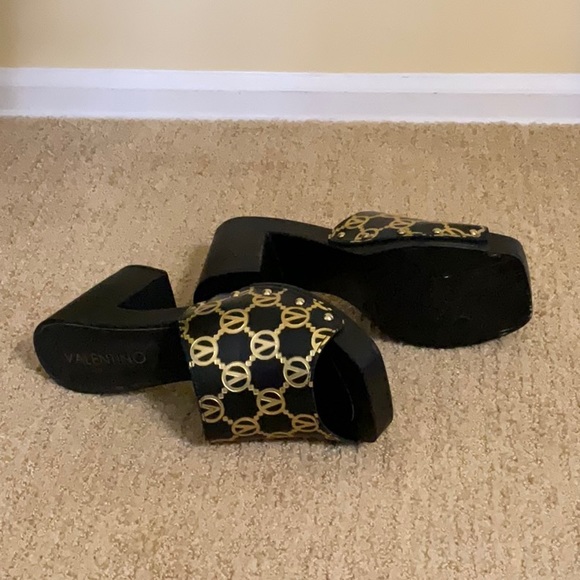 DELETES 4 GOOD AT MIDNIGHT  Valentino KiKi Black Clogs 8 Authentic - Picture 4 of 7